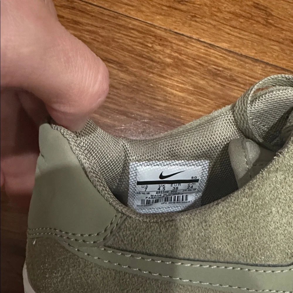 Nike Women's Air Force 1 Sage Low sneakers 7 US - Picture 5 of 6